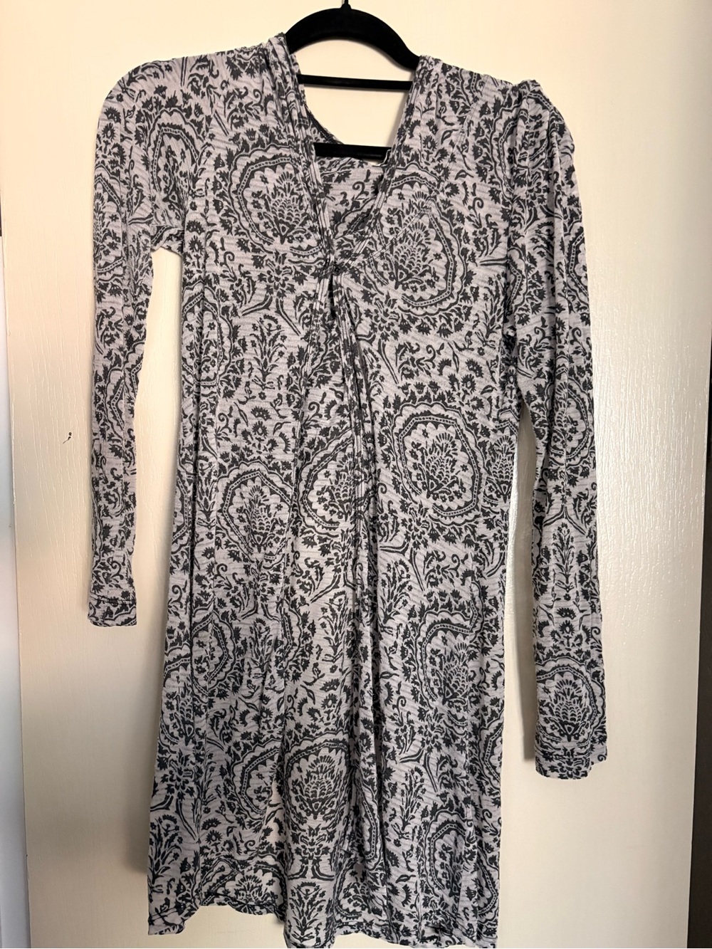 Vintage Y2K Hard Tail Black & White Paisley Long Sleeve Cardigan